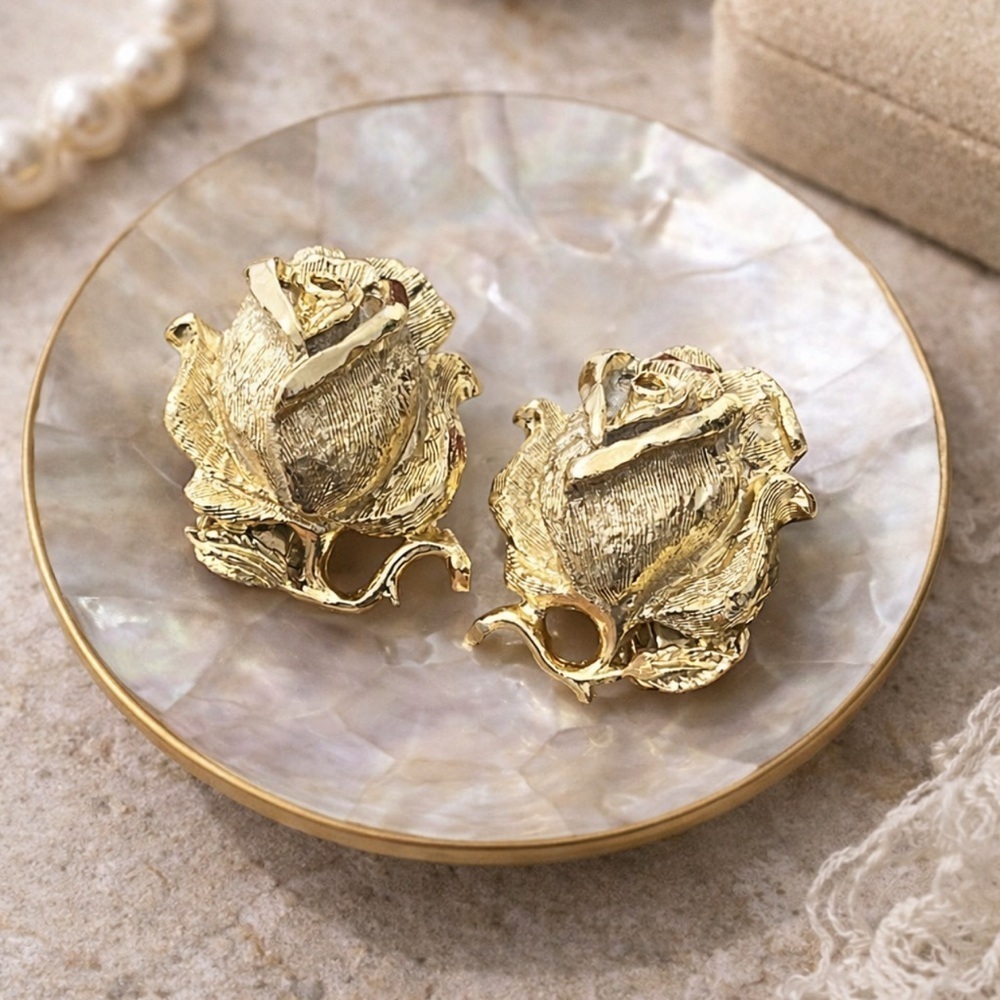Vintage Rose Bud Gold-tone Clip Earrings Brushed Botanical Floral